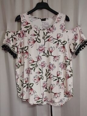 Shiela Rose Light Blush Pink Cold Shoulder Floral Top Pom Pom Detail Stretch